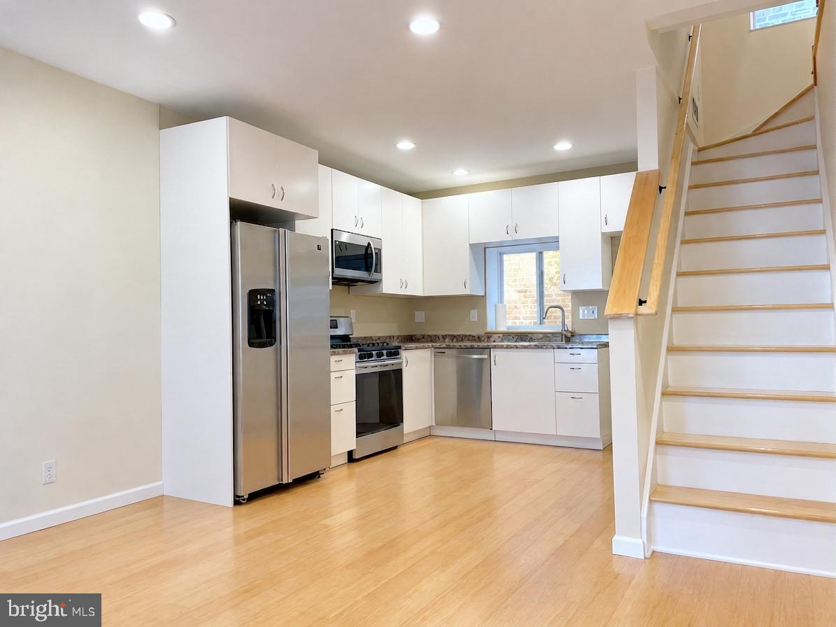 748 CATHARINE ST Property Photo 1