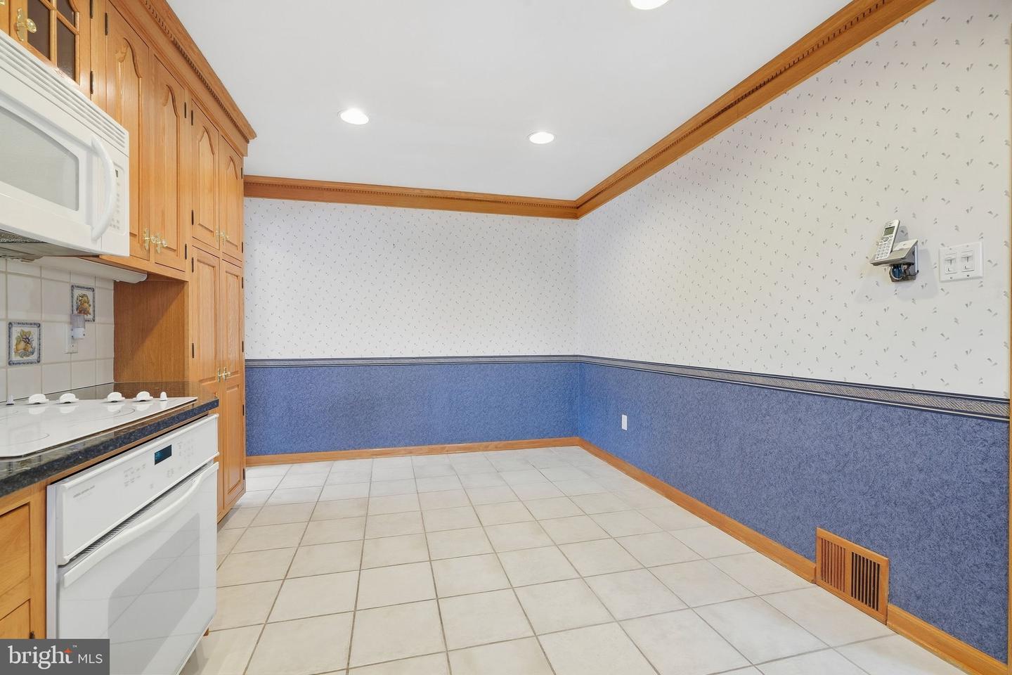 726 Ripley Pl Property Photo 12