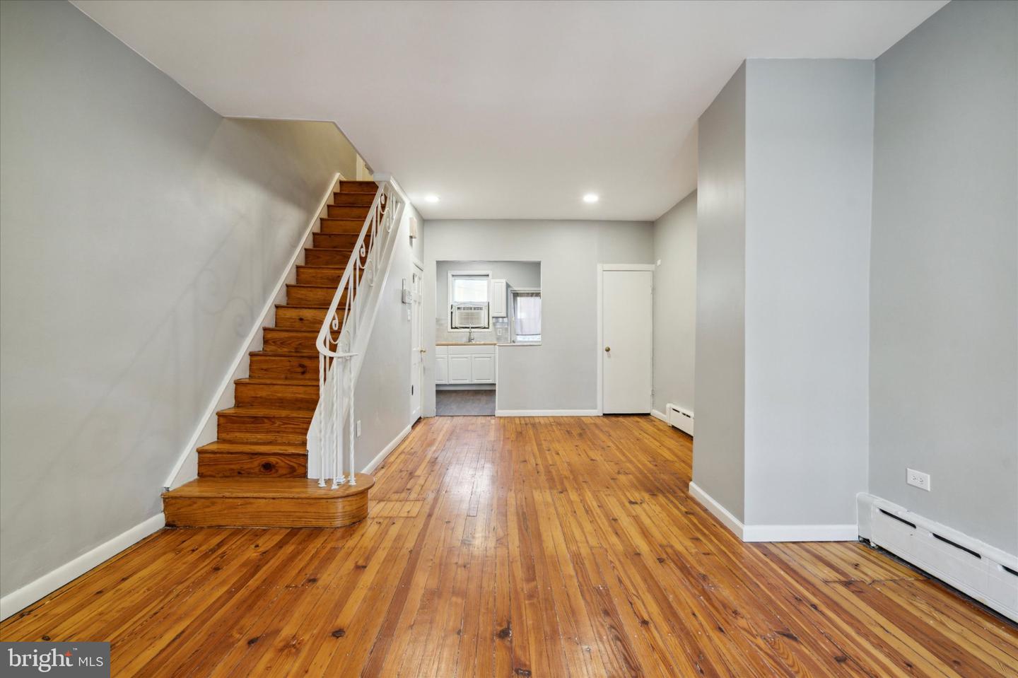 1547 S Newkirk St Property Photo 3