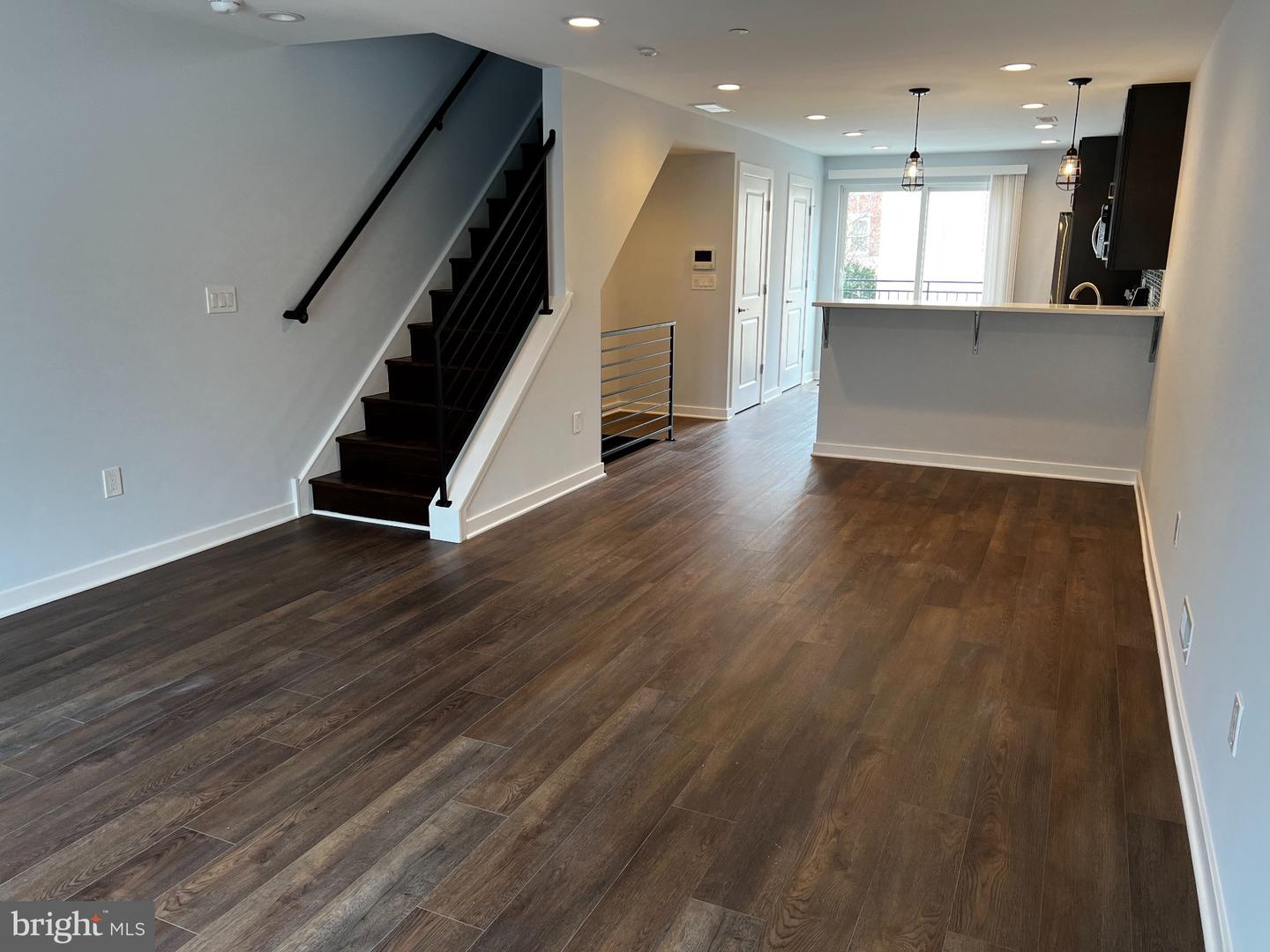 2543 Manton St #b Property Photo 5