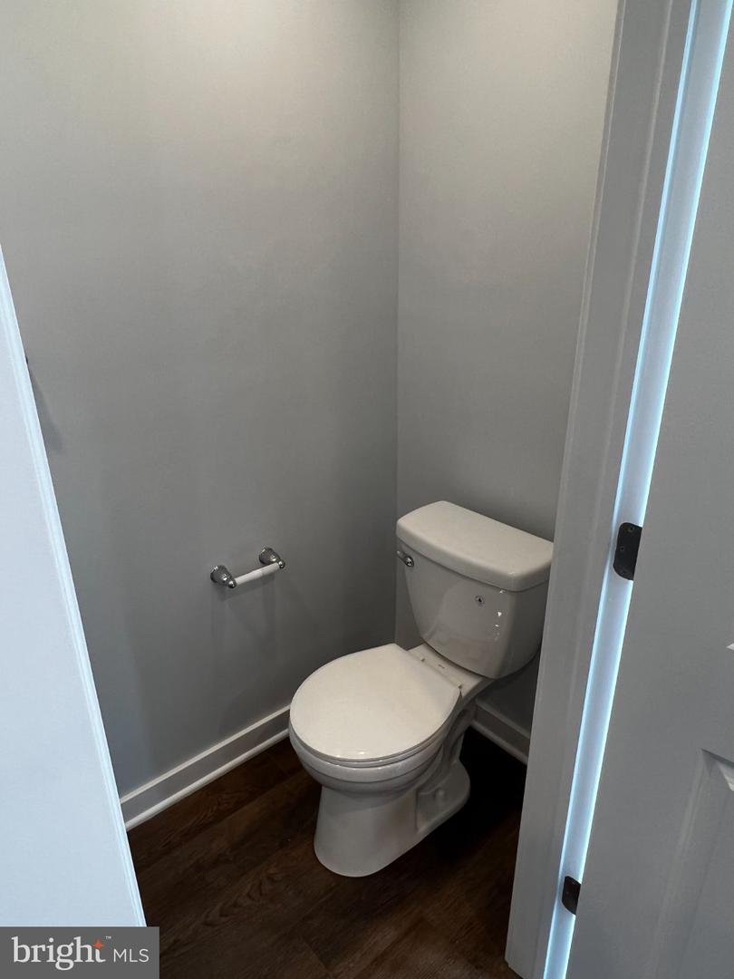 2543 Manton St #b Property Photo 11