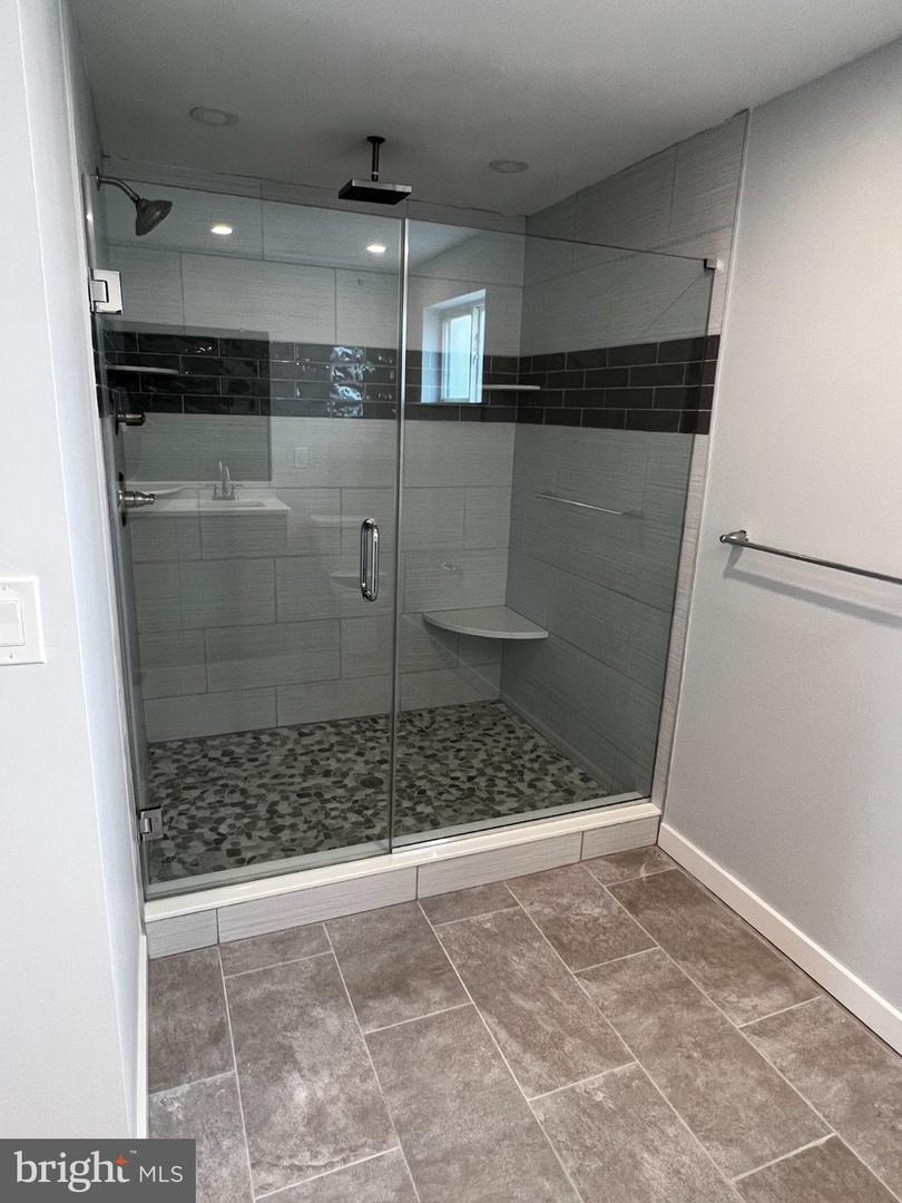 2543 Manton St #b Property Photo 24