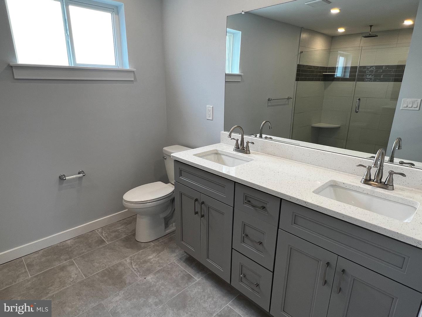 2543 Manton St #b Property Photo 27