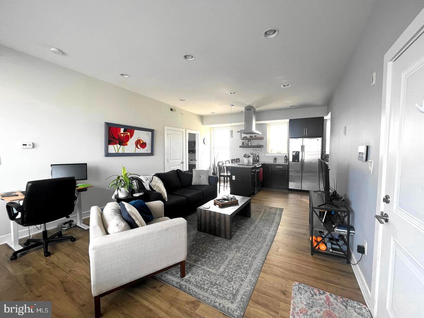 714-24 N Chadwick St #6 Property Photo 4