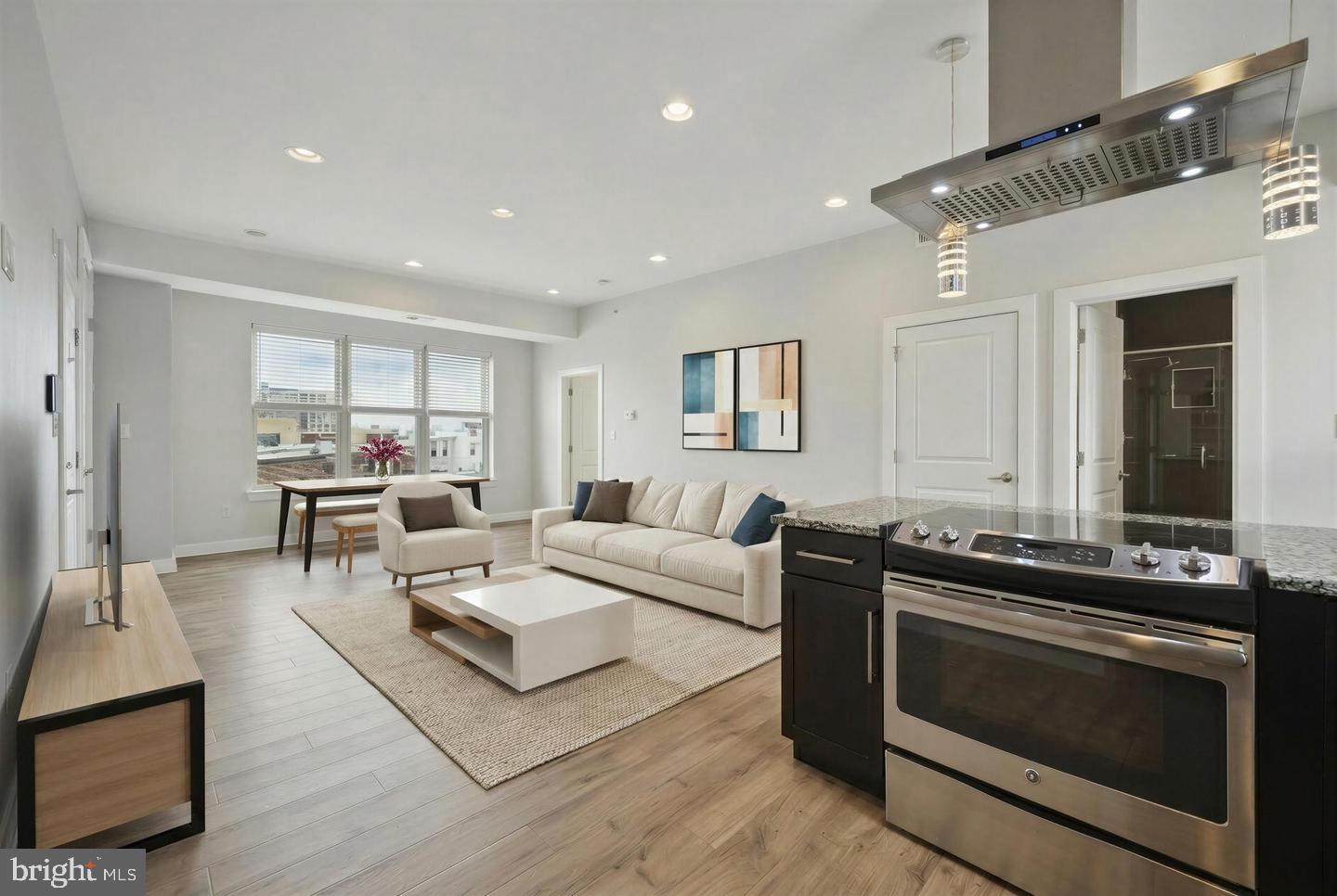 714-24 N Chadwick St #6 Property Photo 6