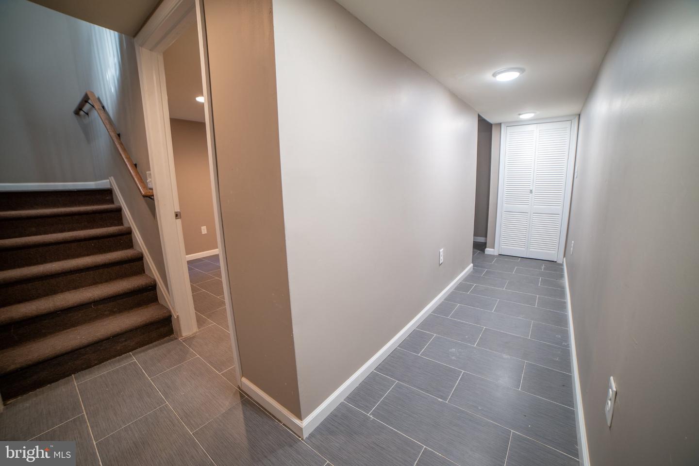 1631 W Diamond St Property Photo 9