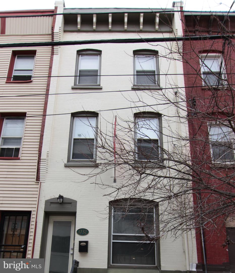 1732 N Sydenham St Property Photo 1