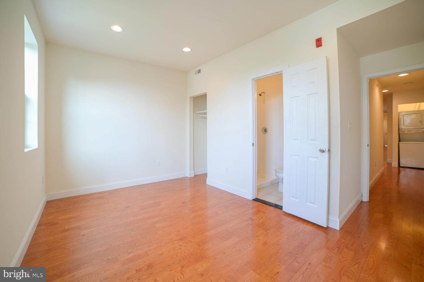 1735 W Diamond St Property Photo 10