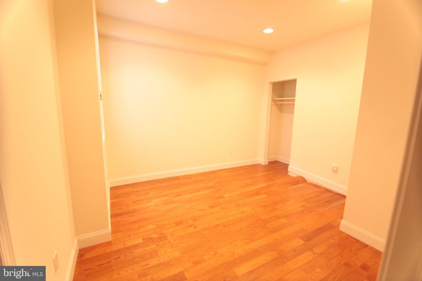 1741 W Diamond St Property Photo 10