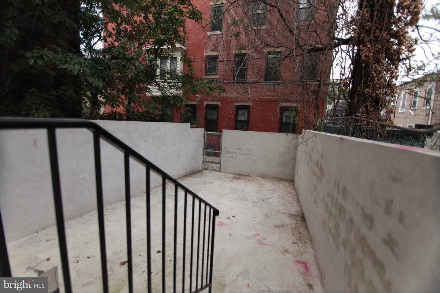 1741 W Diamond St Property Photo 11