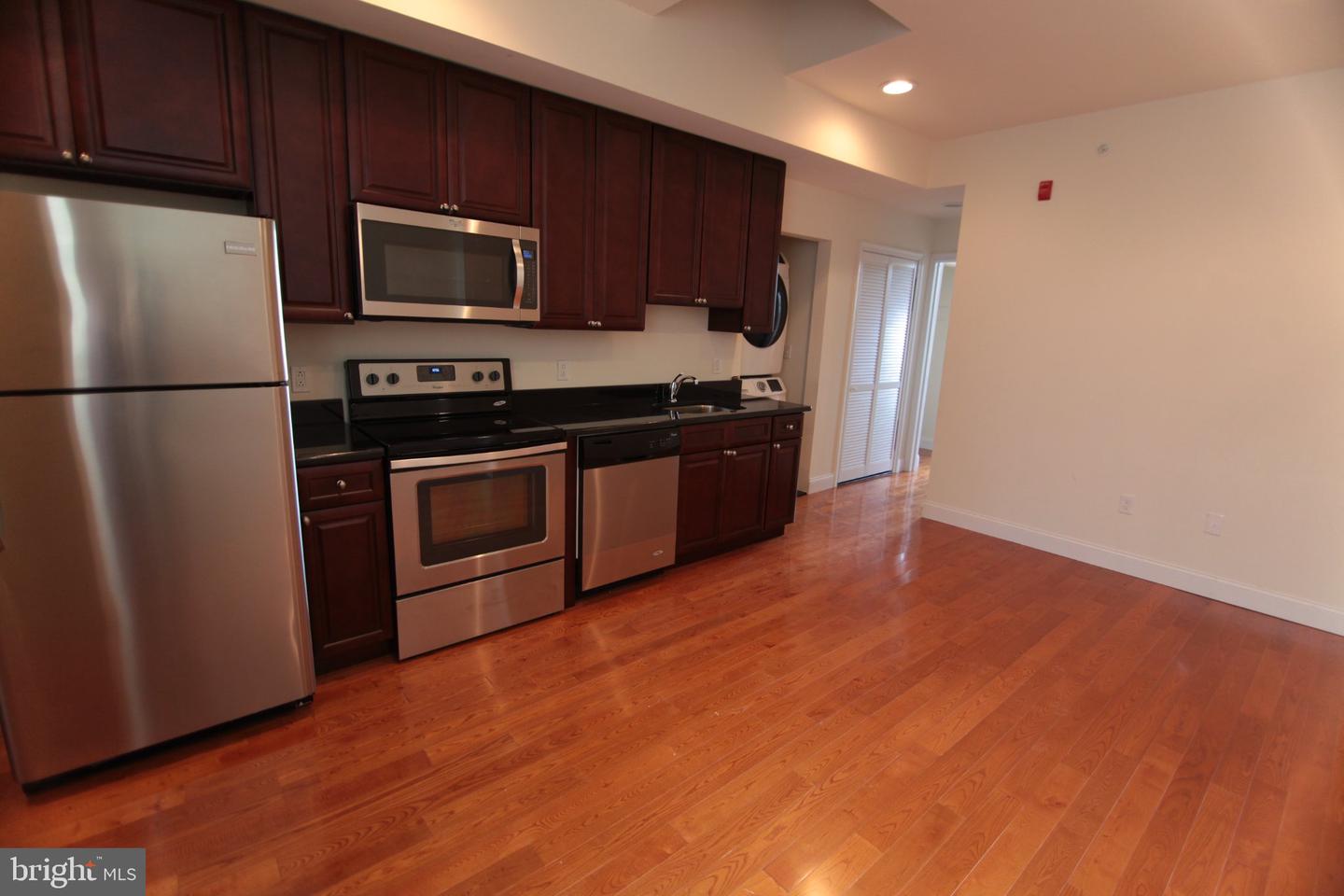 1741 W Diamond St Property Photo 13