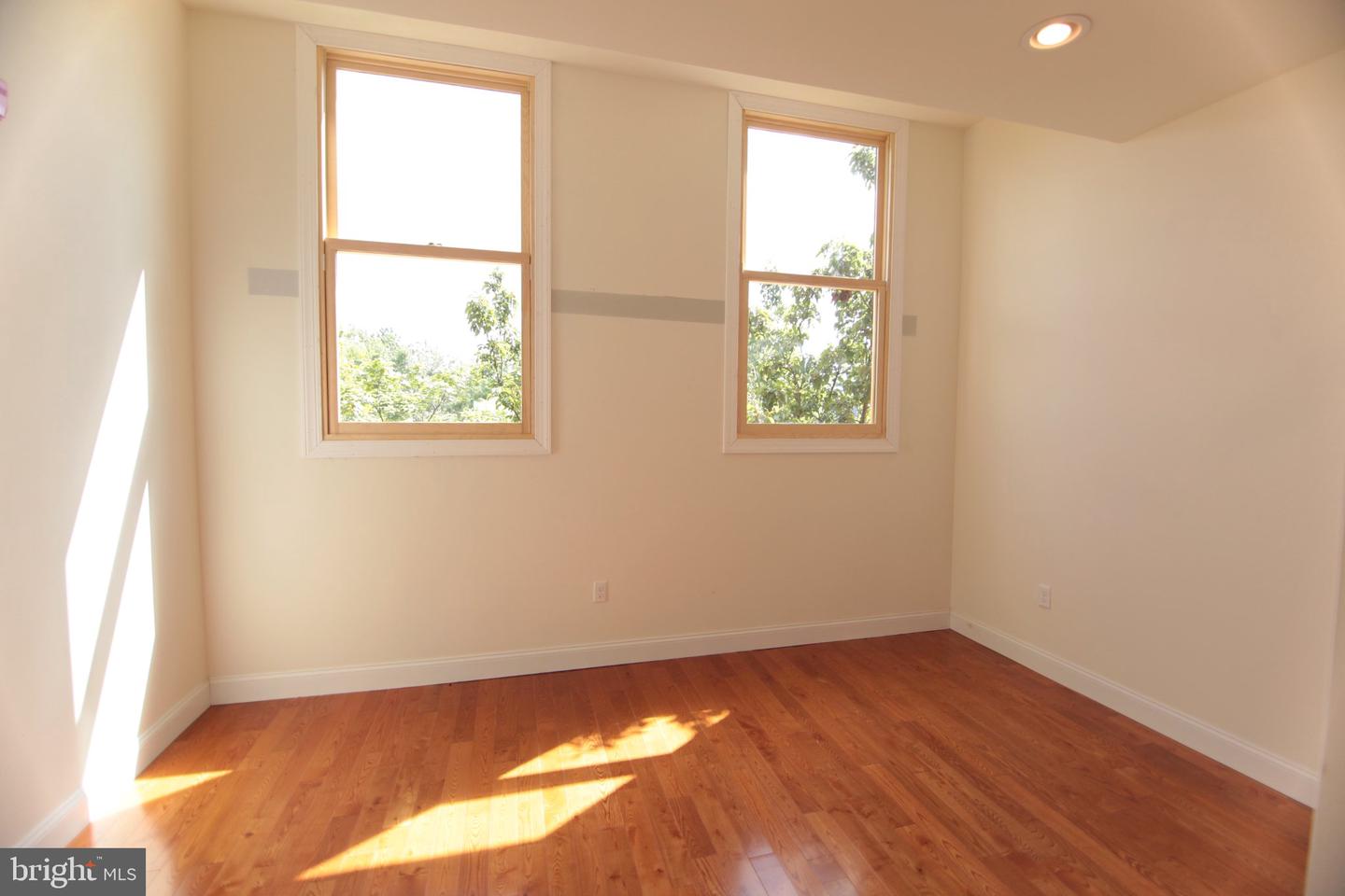 1741 W Diamond St Property Photo 17