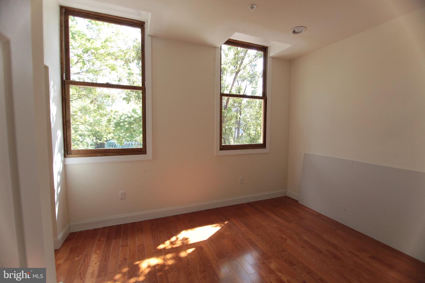 1741 W Diamond St Property Photo 19