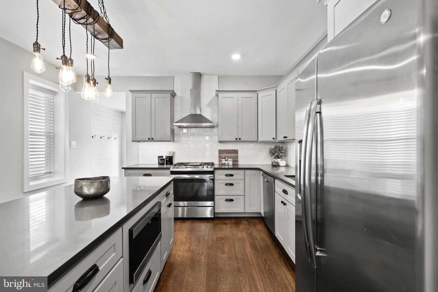 4237 Pechin St Property Photo 13