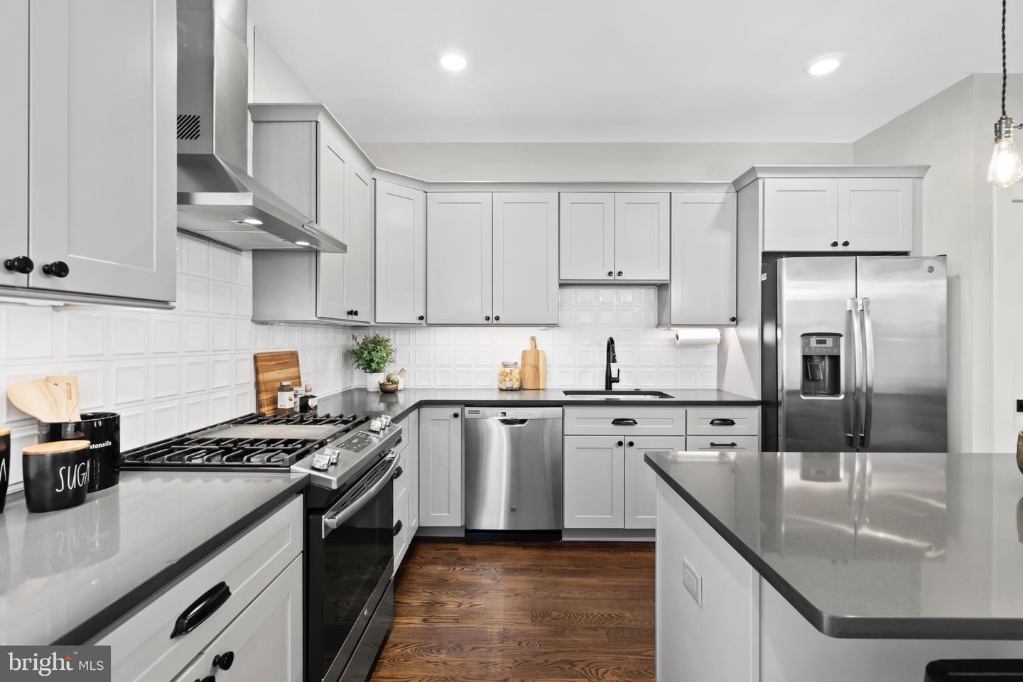 4237 Pechin St Property Photo 14