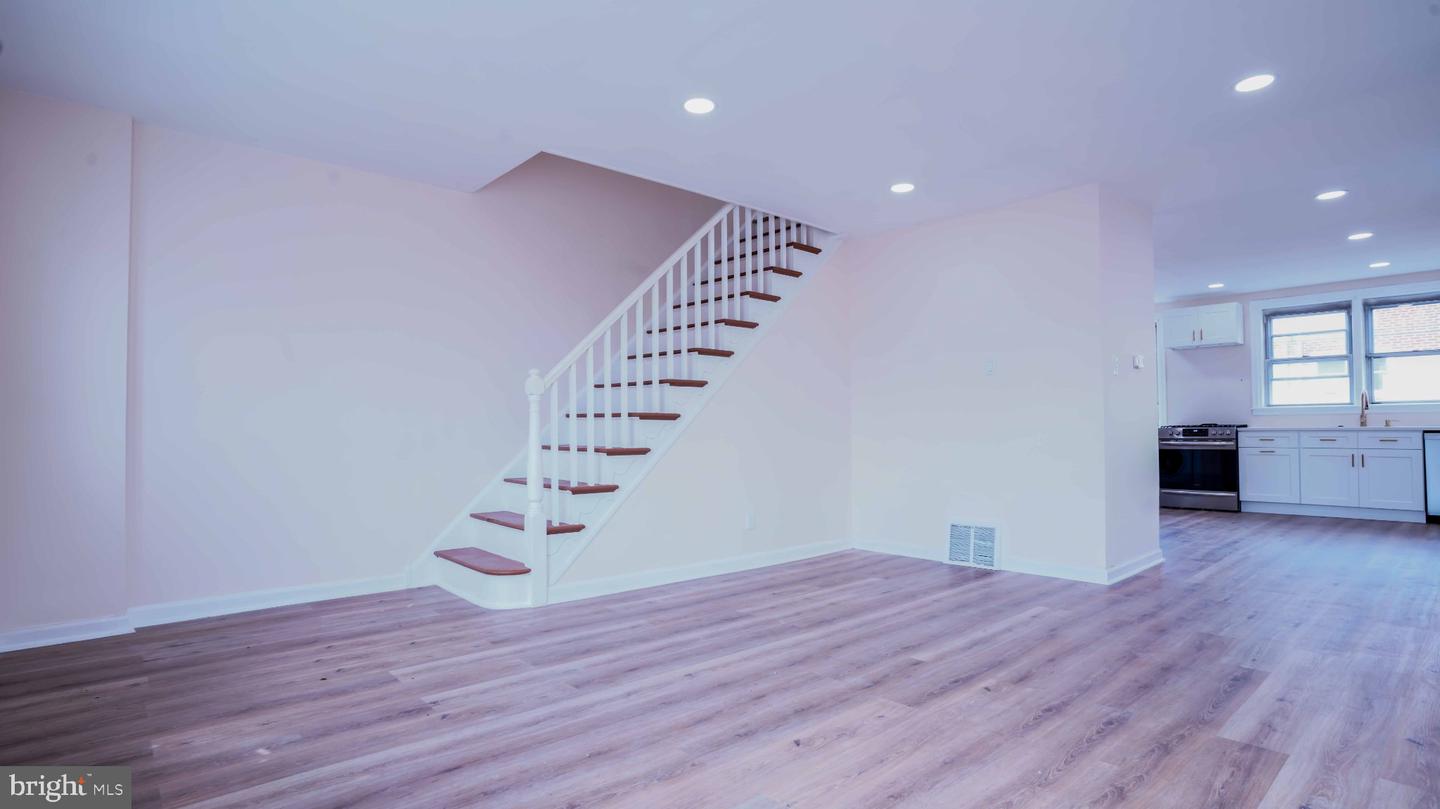 6606 Jackson St Property Photo 3