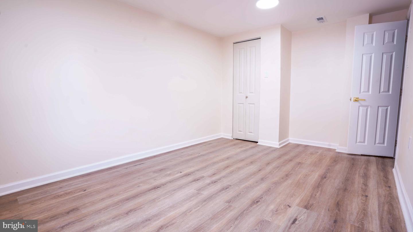 6606 Jackson St Property Photo 20