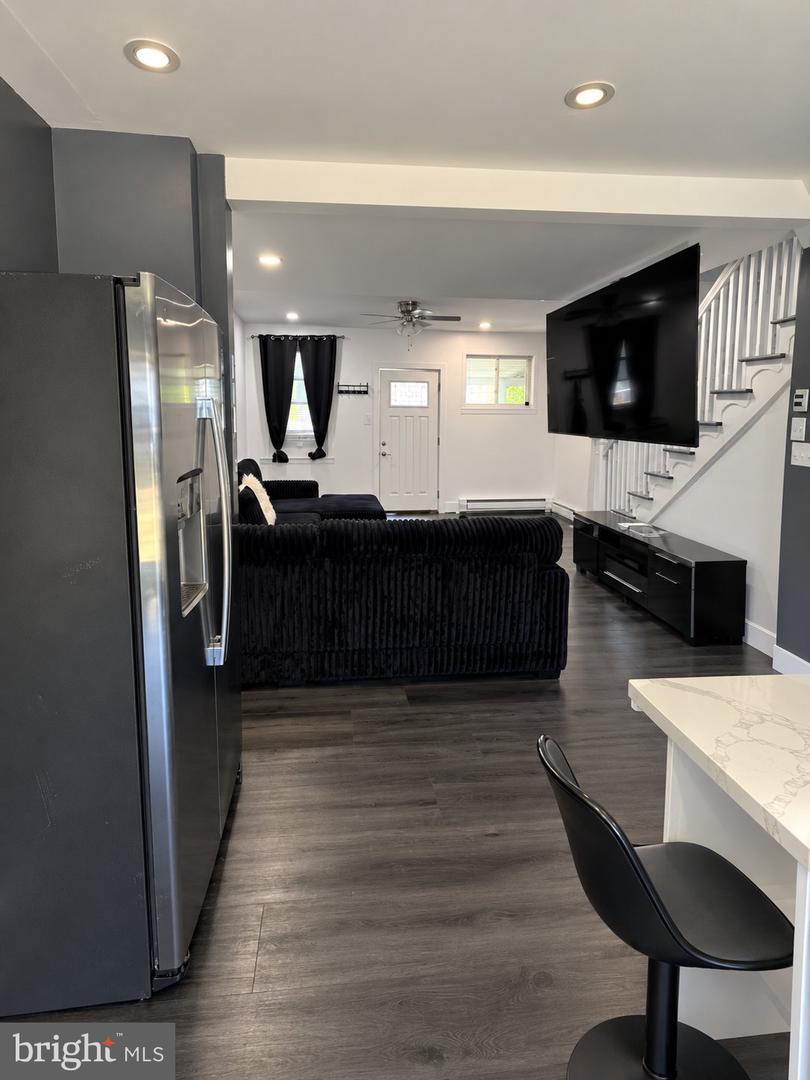 6742 Dicks Ave Property Photo 2