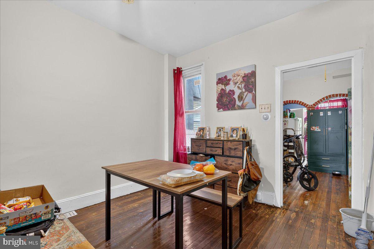 3104 Emerald St Property Photo 5