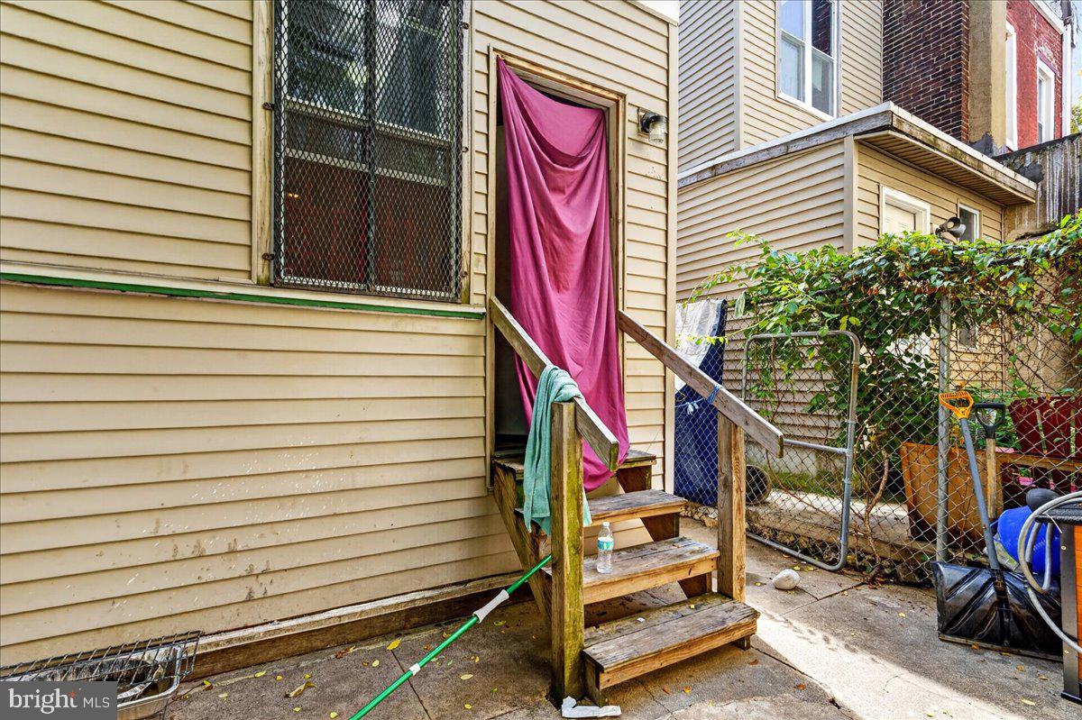 3104 Emerald St Property Photo 18