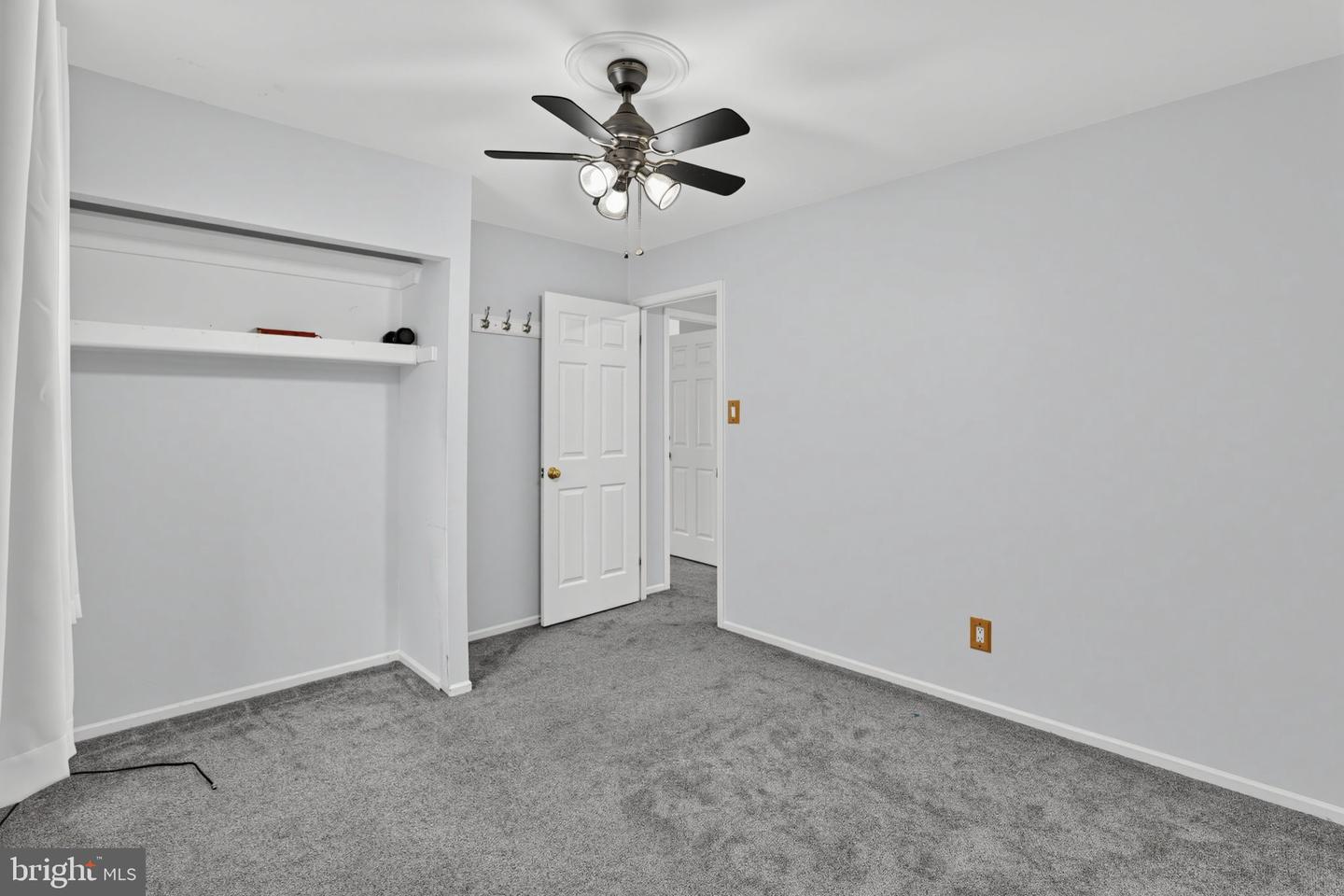 823 Barlow St Property Photo 23