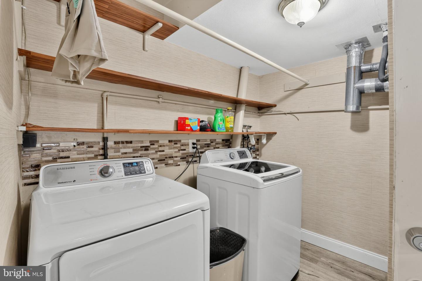 823 Barlow St Property Photo 26