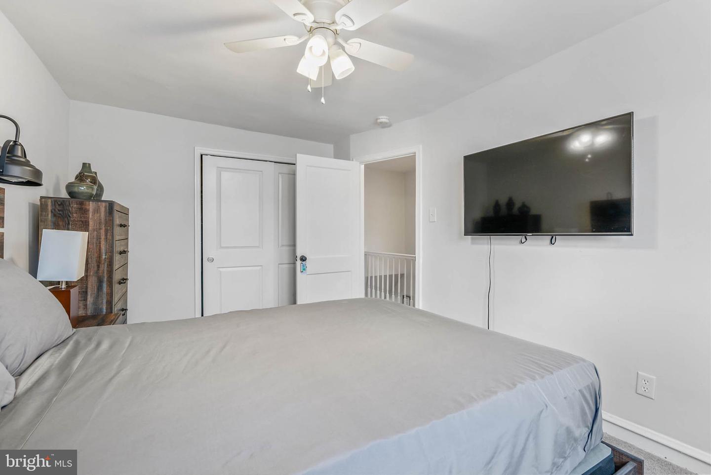 7835 Gilbert St Property Photo 18