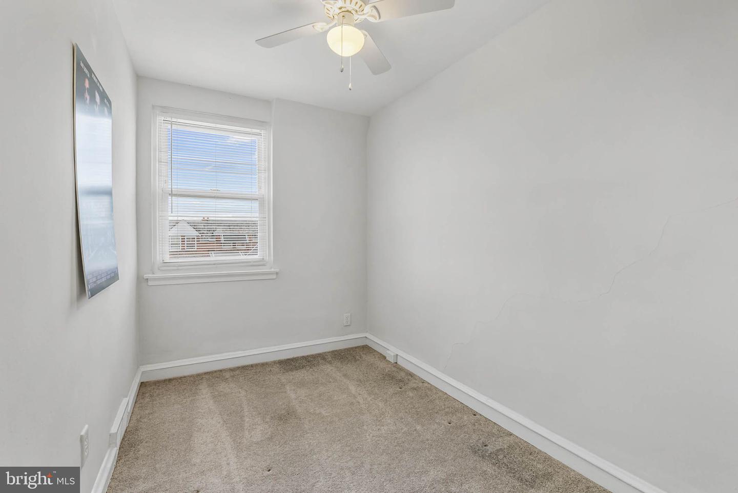 7835 Gilbert St Property Photo 24