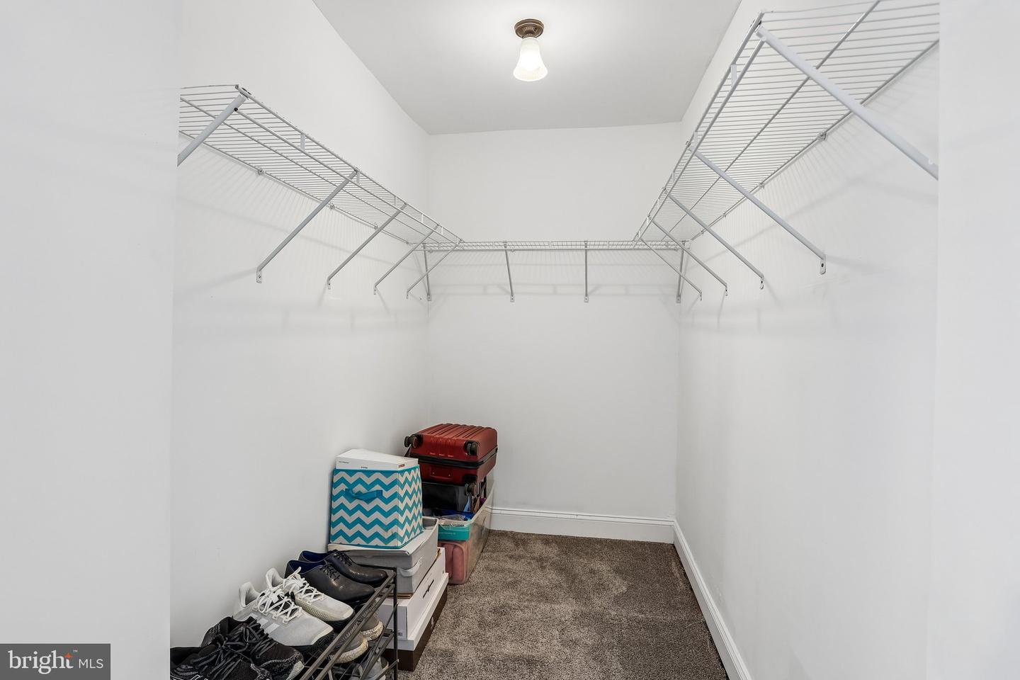 217 E Allen St Property Photo 11