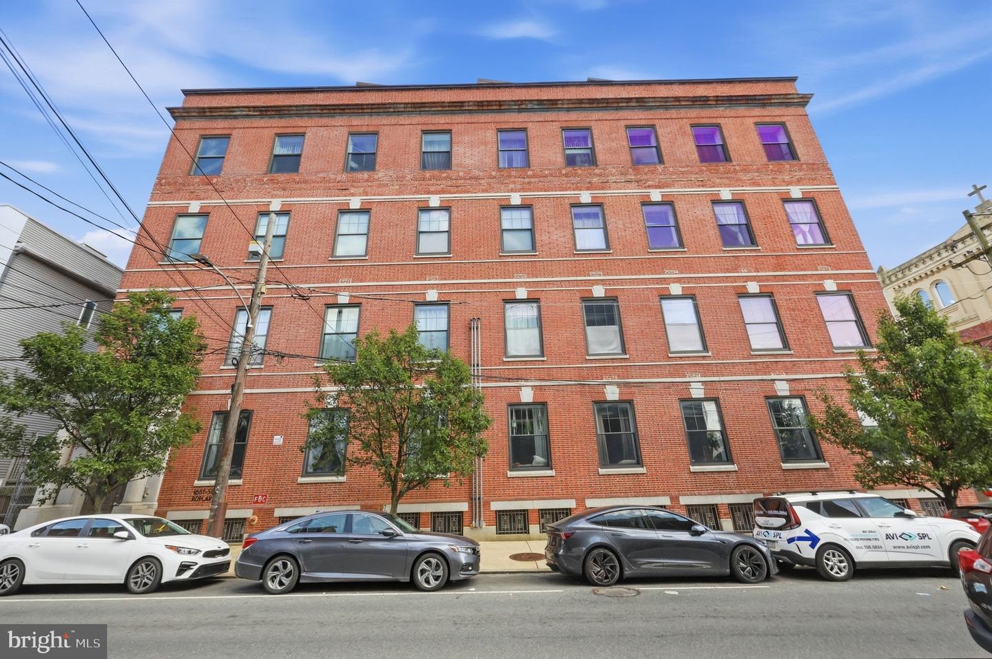 1637-39 Poplar St #5f Property Photo 3