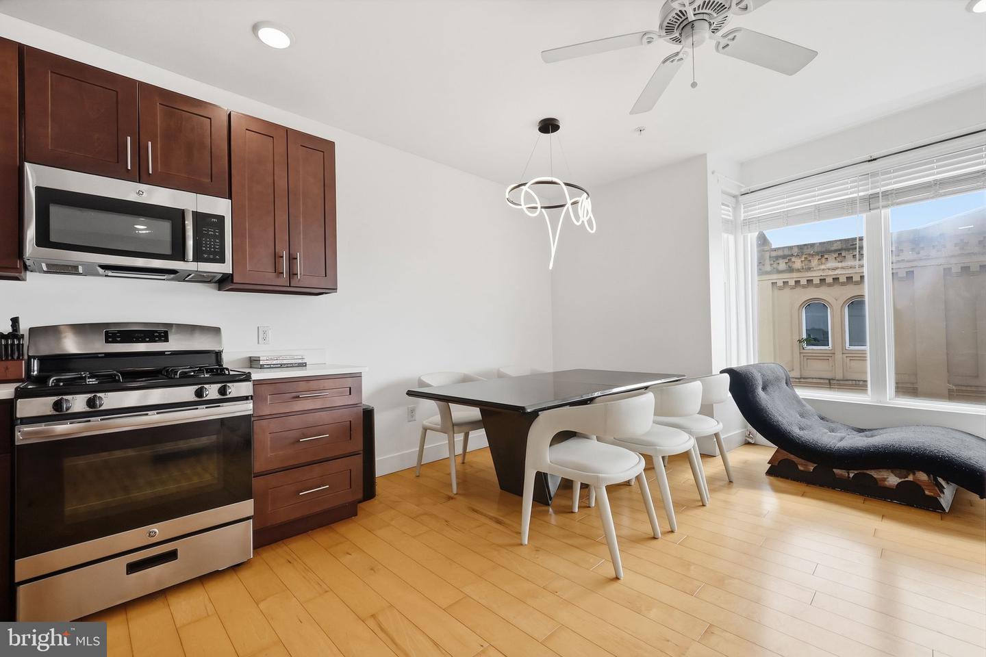 1637-39 Poplar St #5f Property Photo 10
