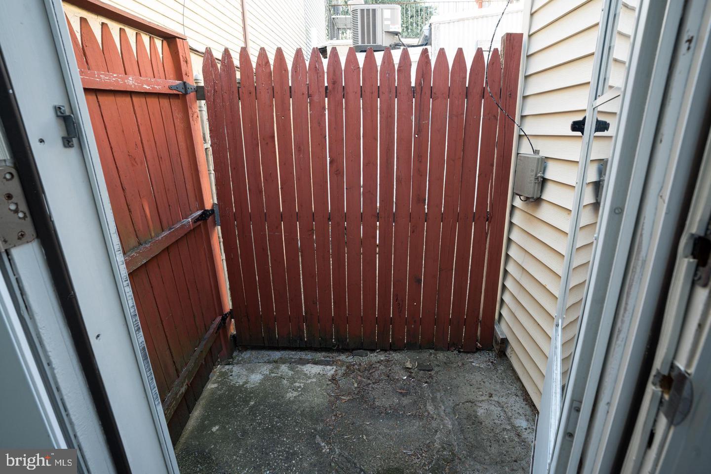 2606 E Madison St Property Photo 19