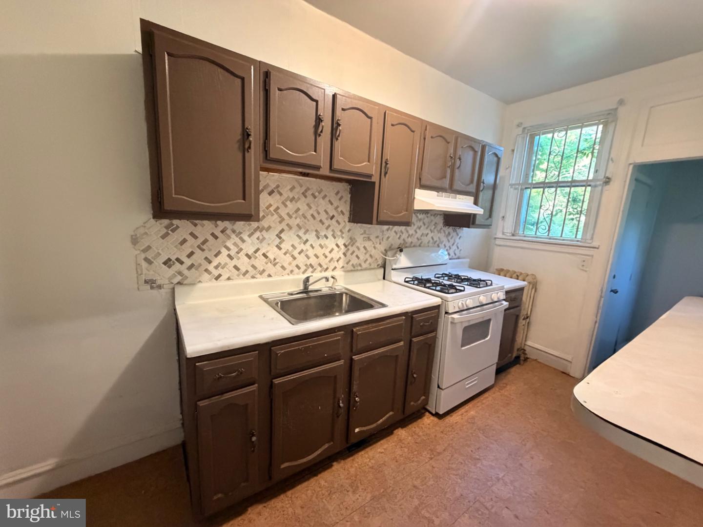 5721 Stewart St Property Photo 5