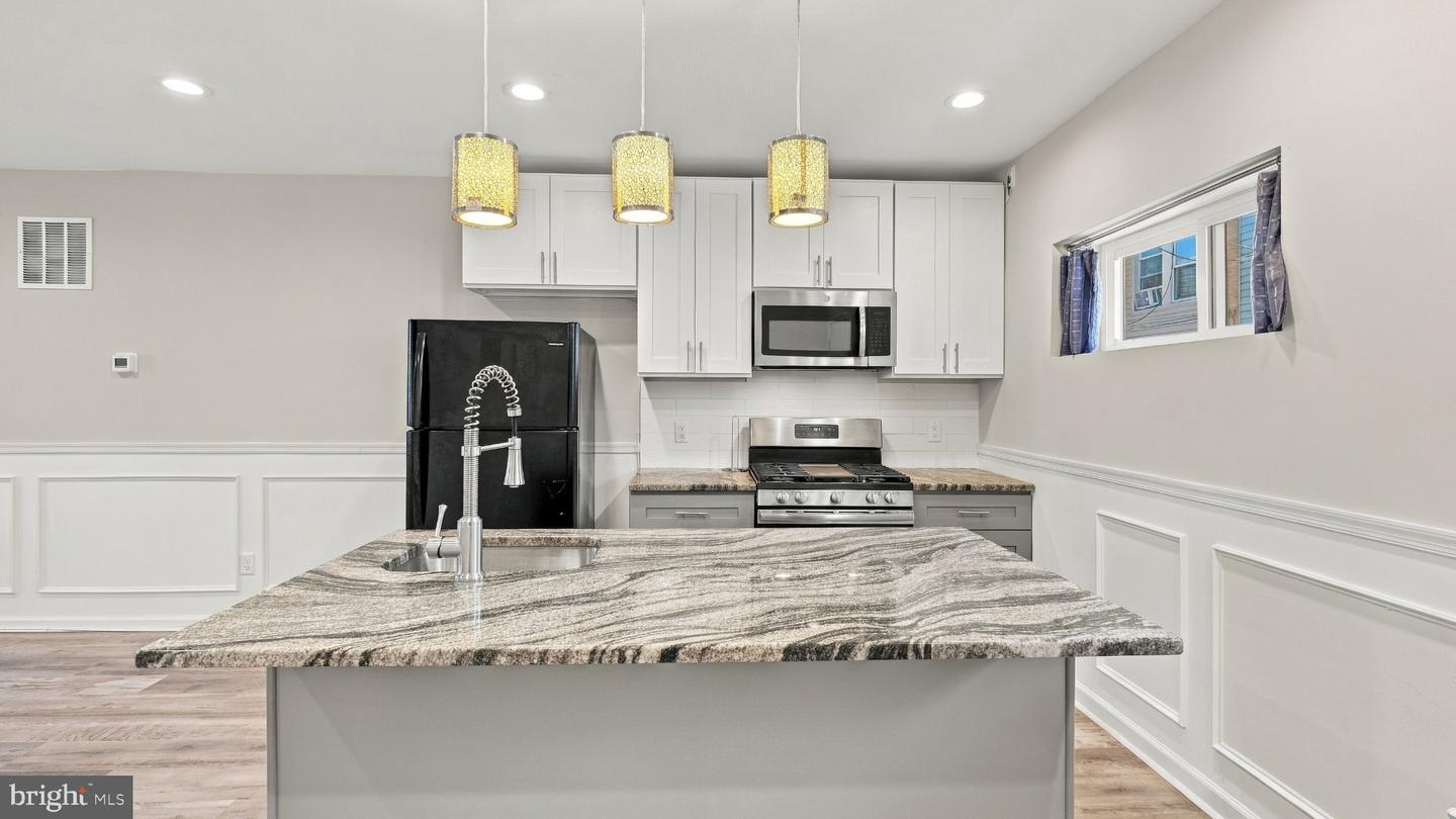 2012 Rittenhouse St Property Photo 4
