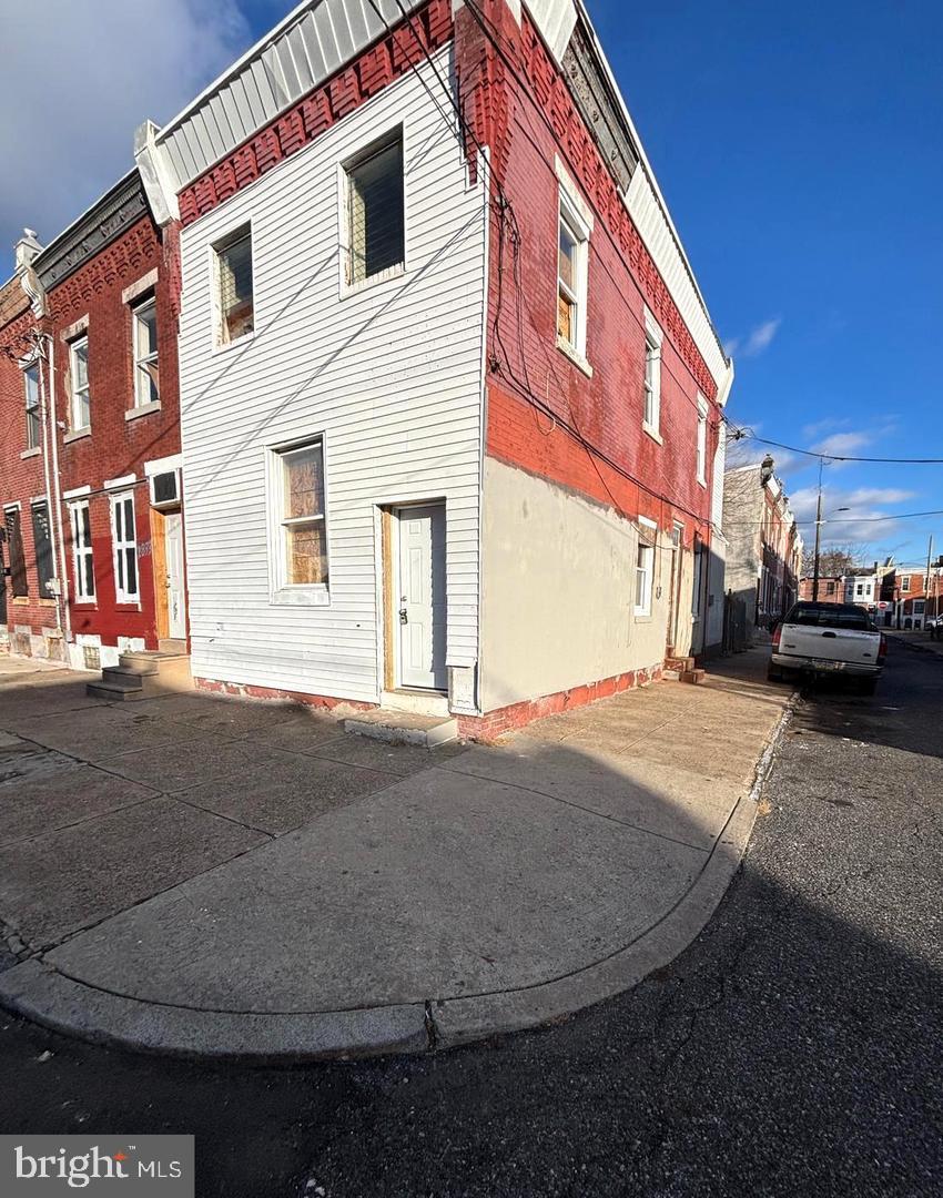 2831 BOUDINOT ST Property Photo 1