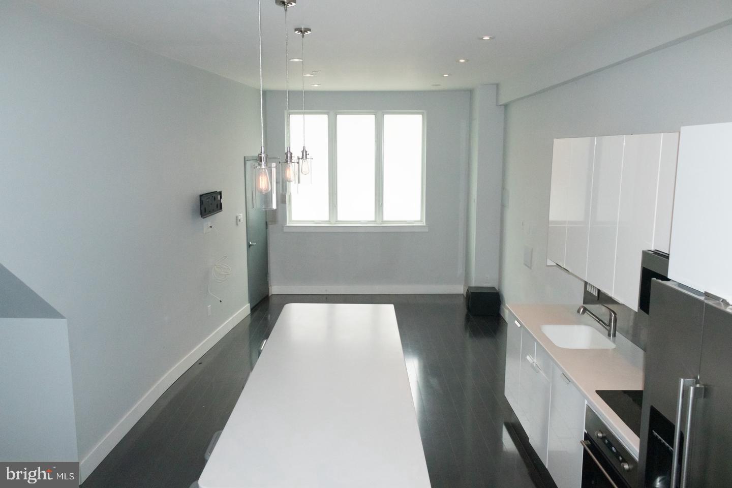 153 Richmond St #1 Property Photo 3