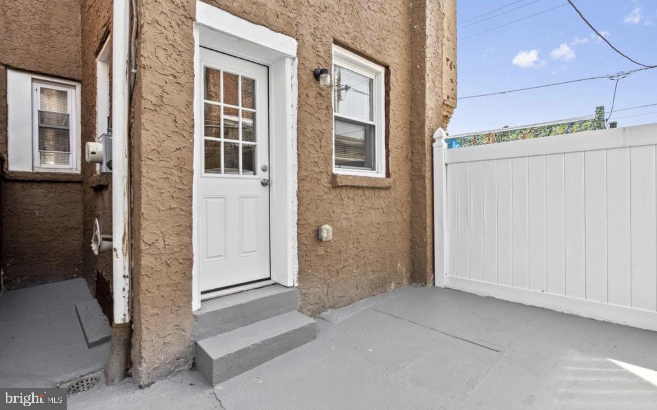 1452 S Etting St Property Photo 14