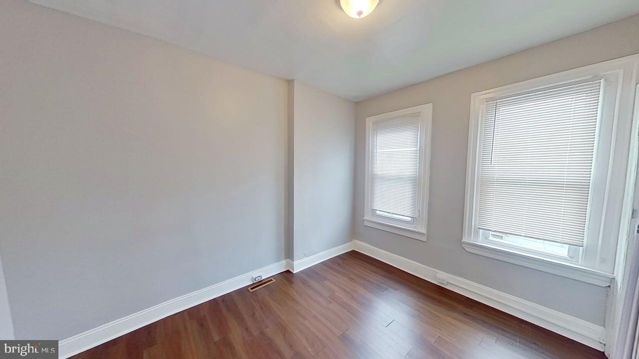 3531 Emerald St Property Photo 3