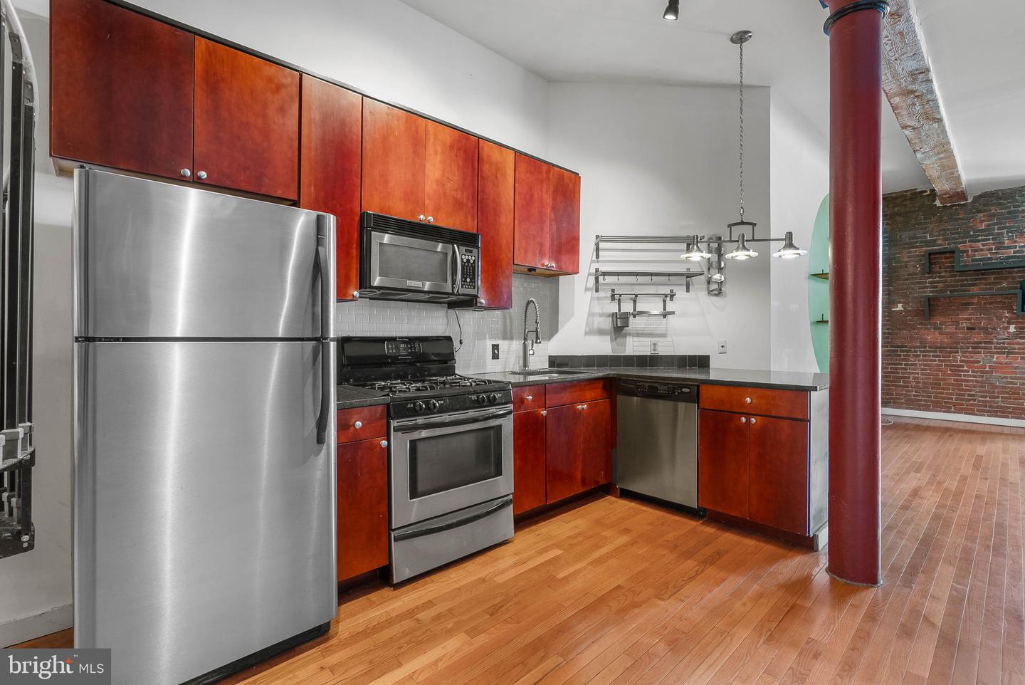 828 N Hancock St #3c Property Photo 4