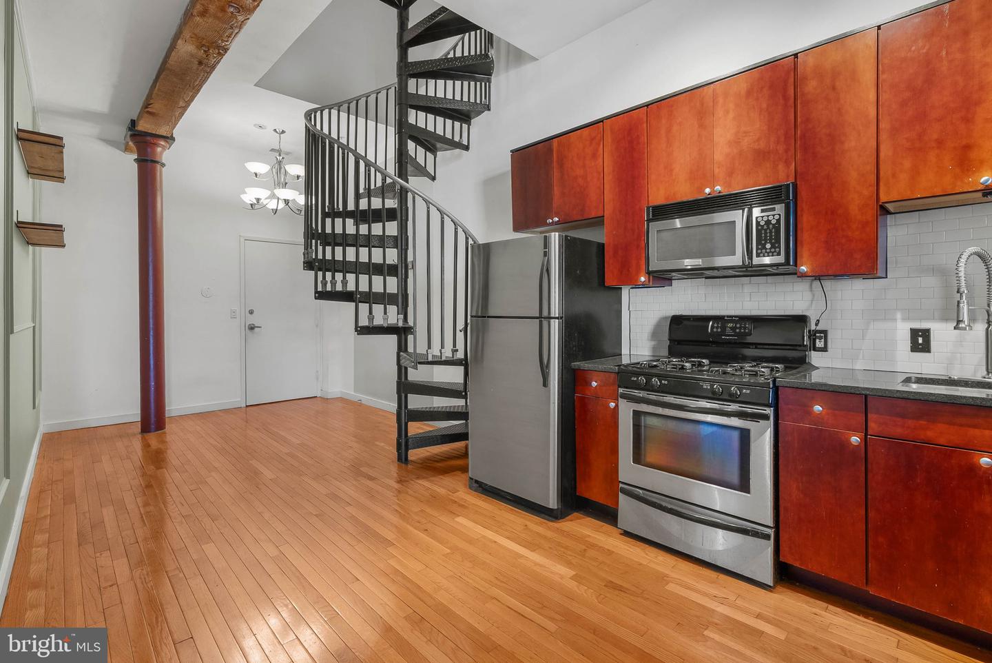 828 N Hancock St #3c Property Photo 5