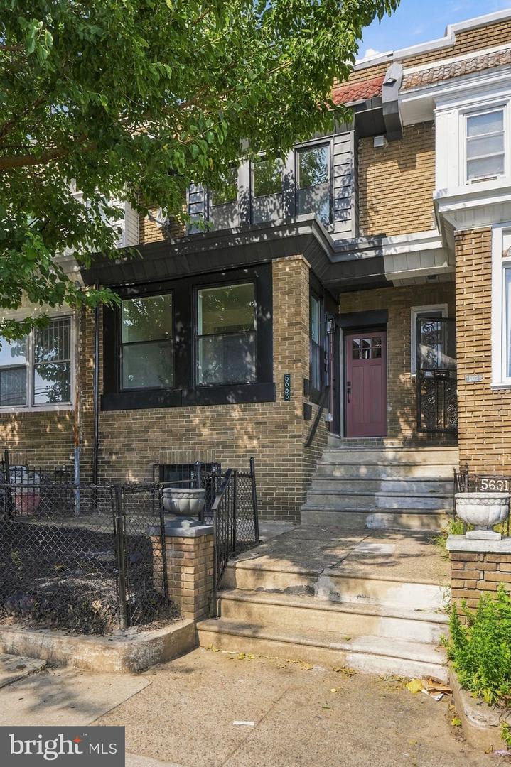 5633 SANSOM ST Property Photo 1