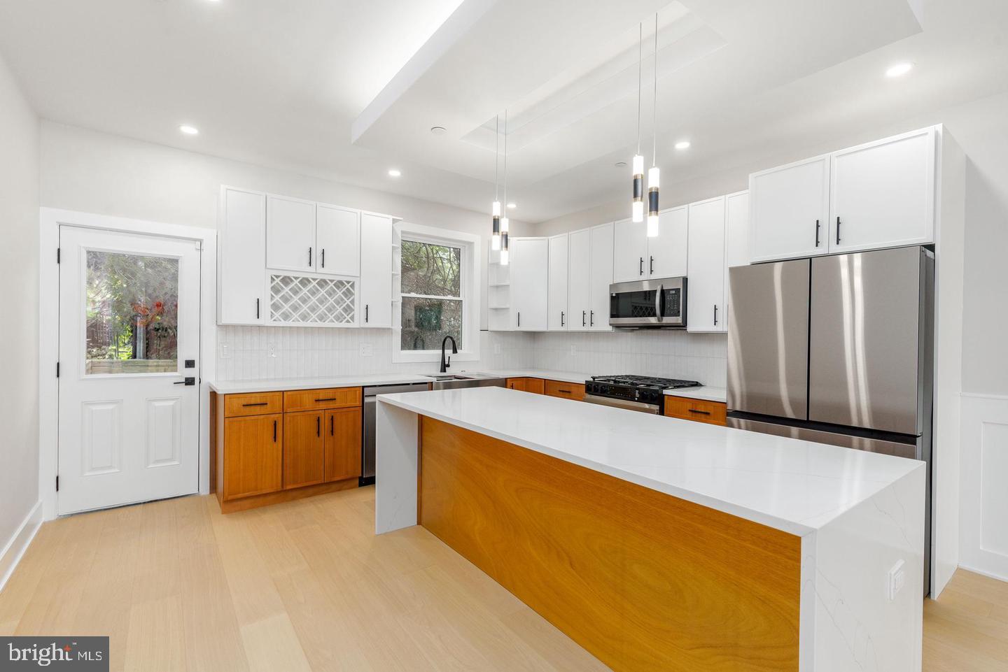 1421 21st St Property Photo 1