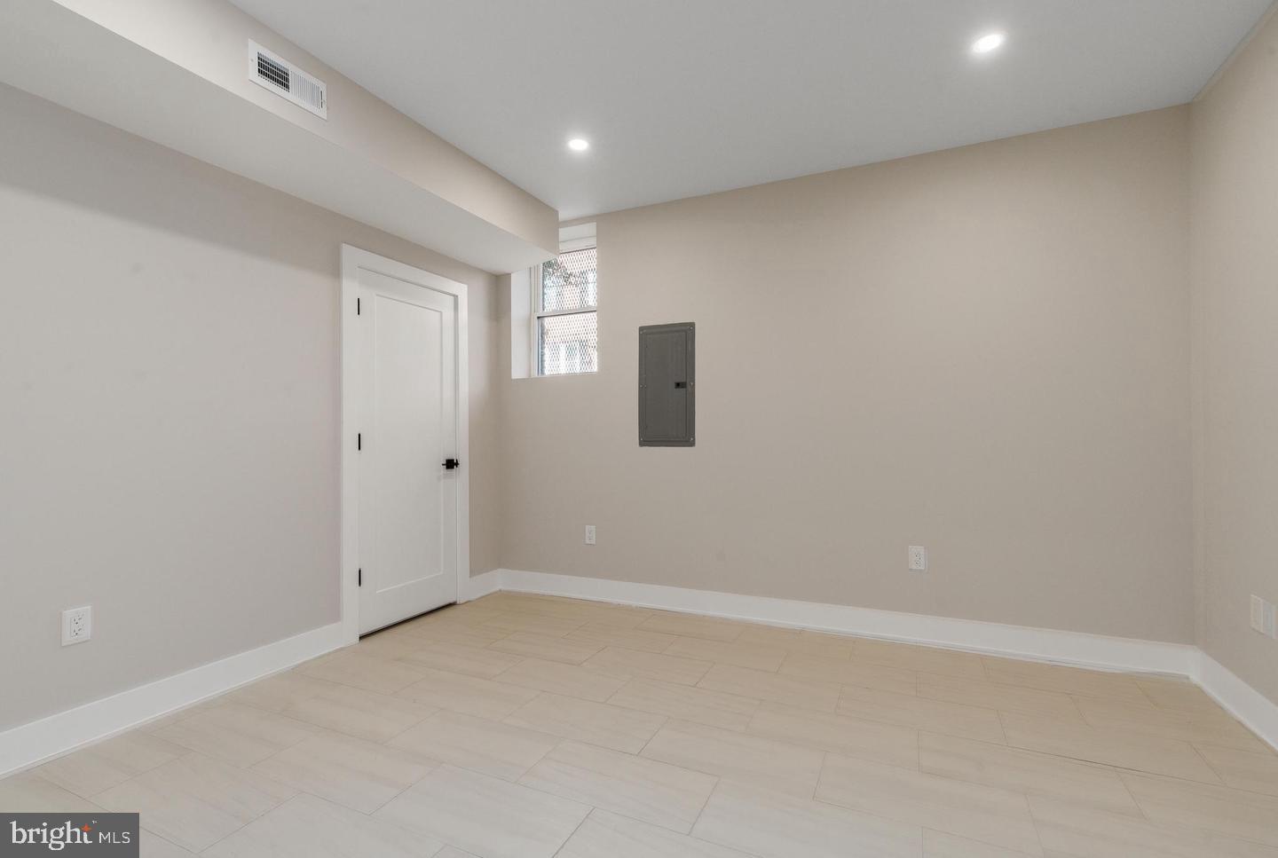 1421 21st St Property Photo 33