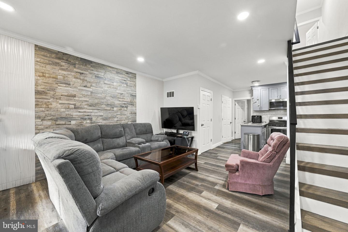 6647 N Bouvier St Property Photo 5