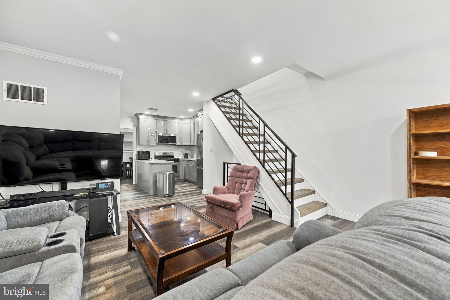 6647 N Bouvier St Property Photo 7