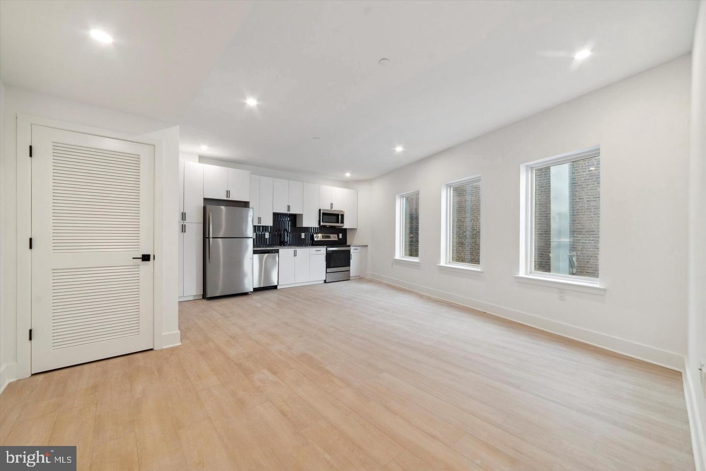 1643 N 2ND ST #UNIT 404 Property Photo 1