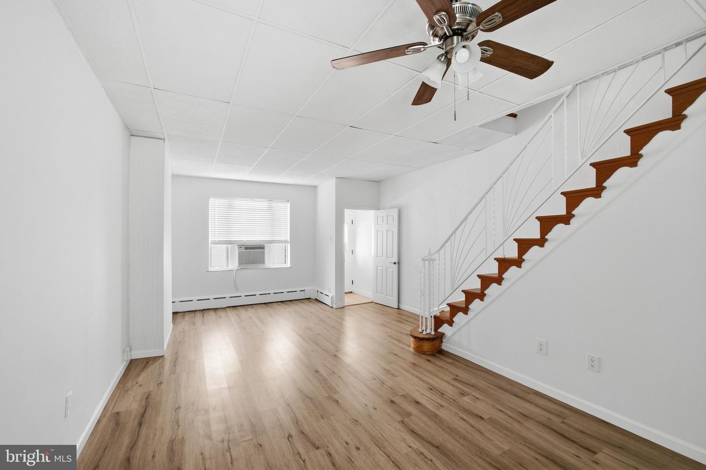 1802 Tree St Property Photo 3