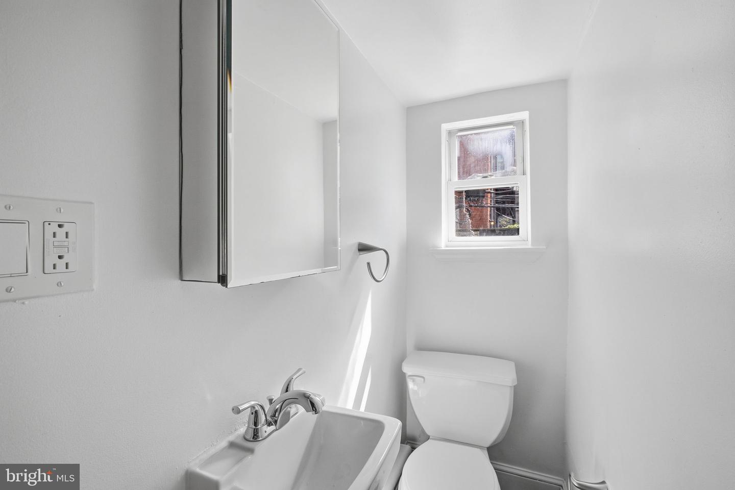 1802 Tree St Property Photo 4