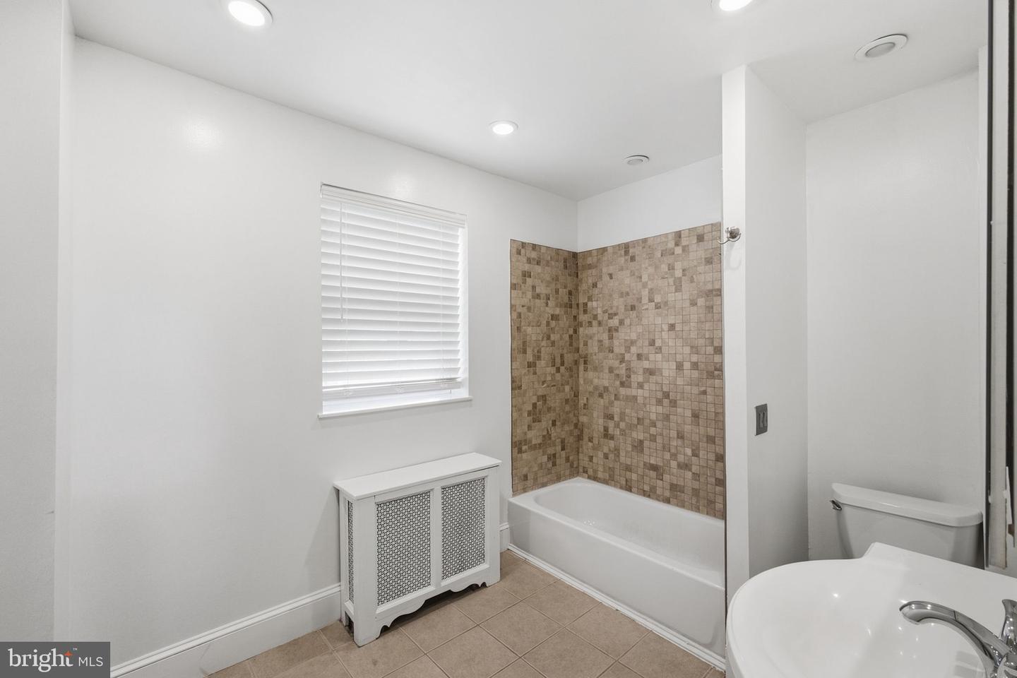 1802 Tree St Property Photo 12