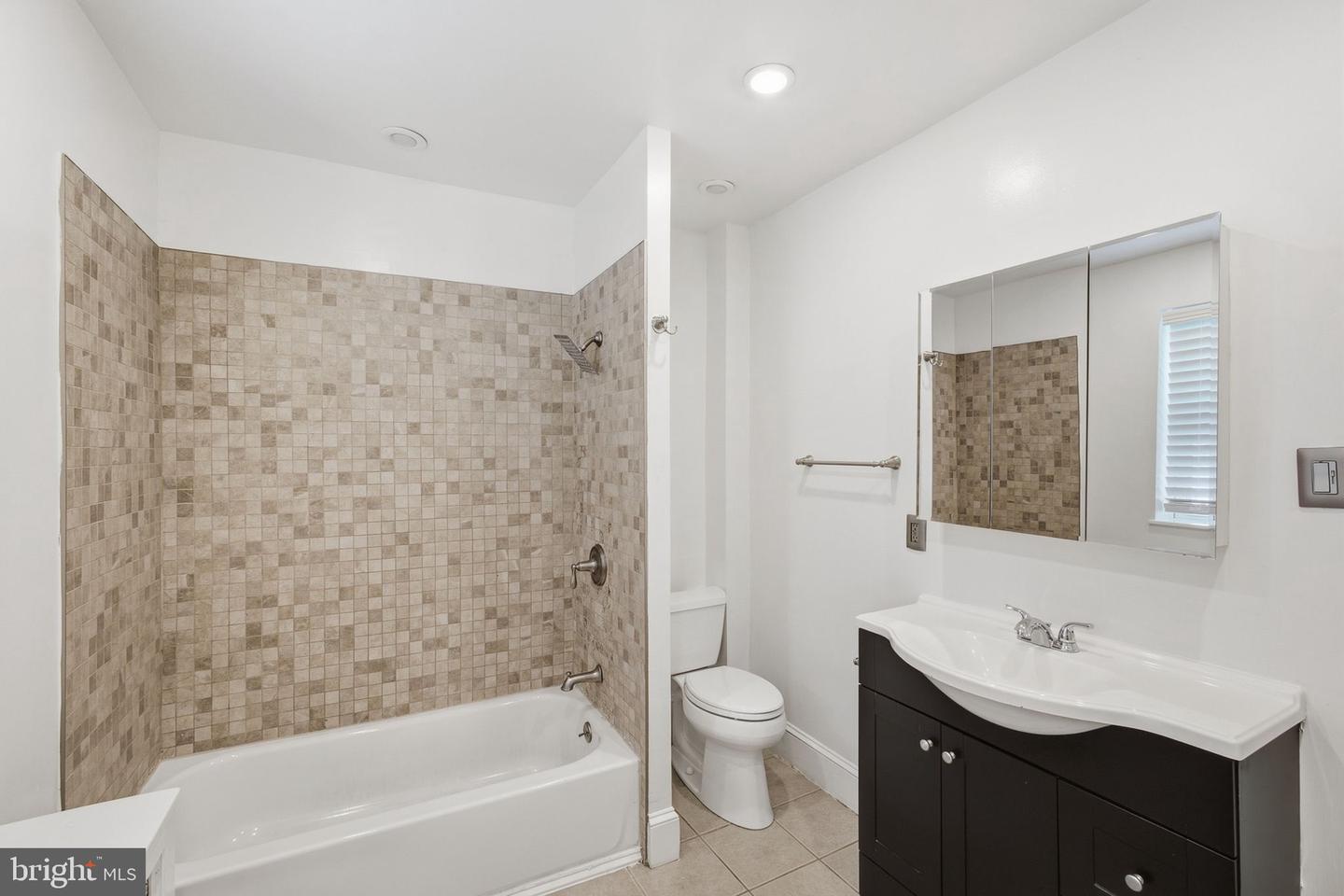 1802 Tree St Property Photo 13